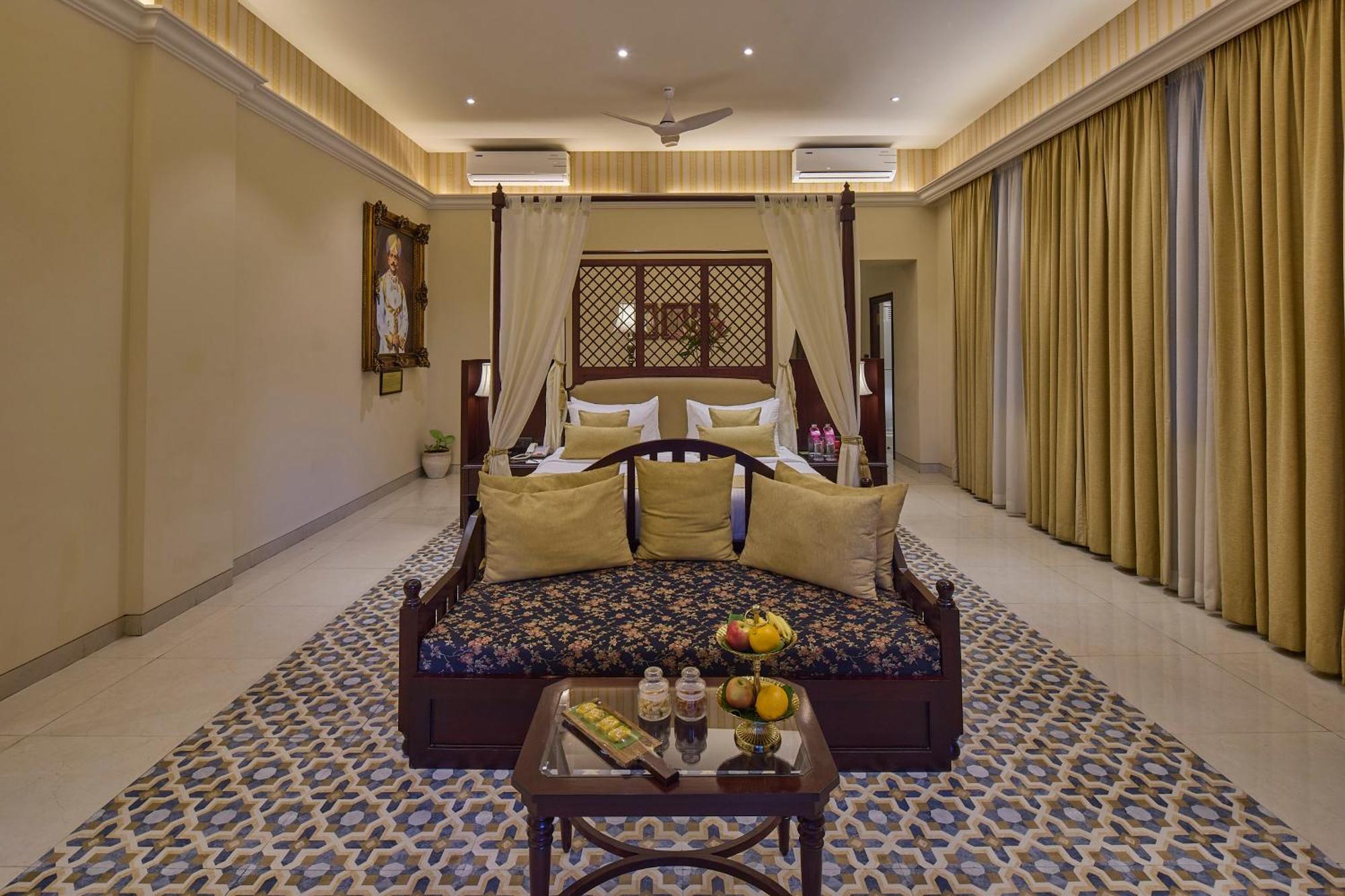 Royal Orchid Metropole Майсур Экстерьер фото