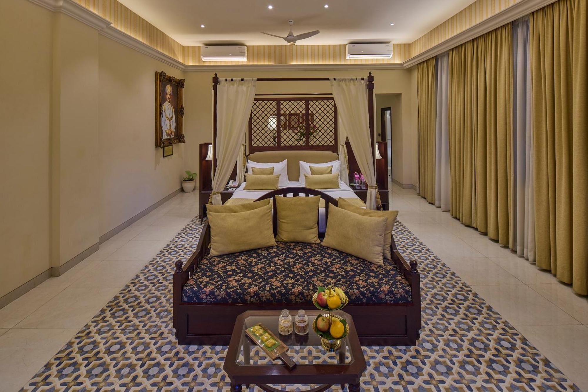 Royal Orchid Metropole Майсур Экстерьер фото